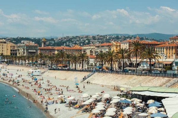 GroenRejs-Frankrig-Nice-strand-udsigt
