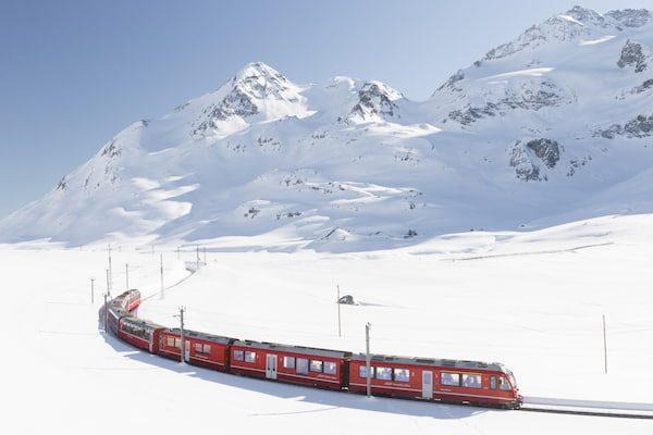 winter-train-switzerland